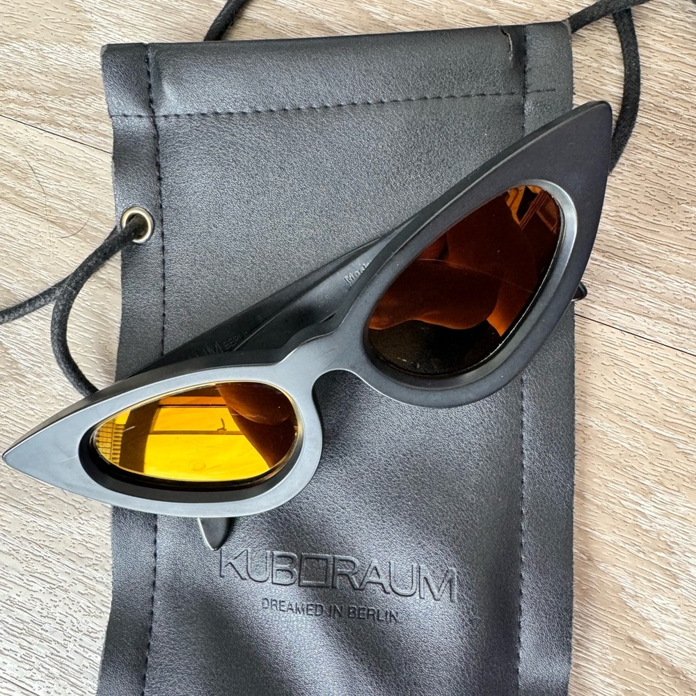 Kuboraum cat eye sunglasses Maske Y3 matte black
